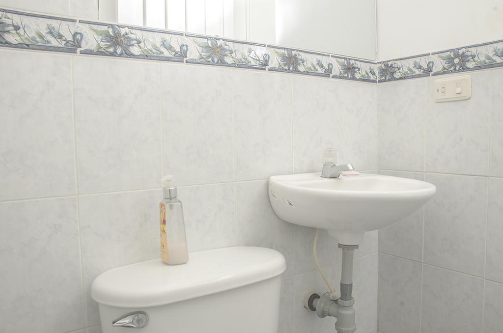 كالي Hostal Alameda الغرفة الصورة